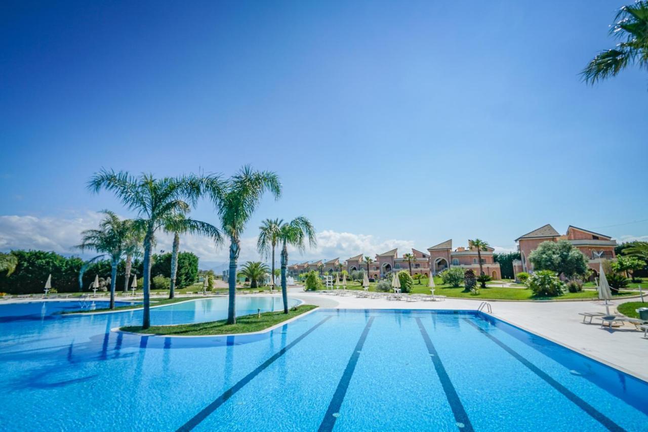 Bv Airone Resort マリーナ・ディ・シーバリ エクステリア 写真