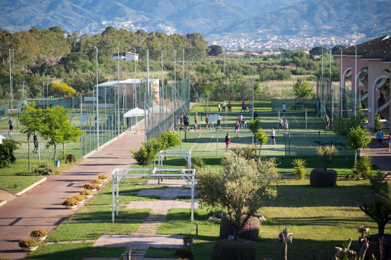 Bv Airone Resort マリーナ・ディ・シーバリ エクステリア 写真