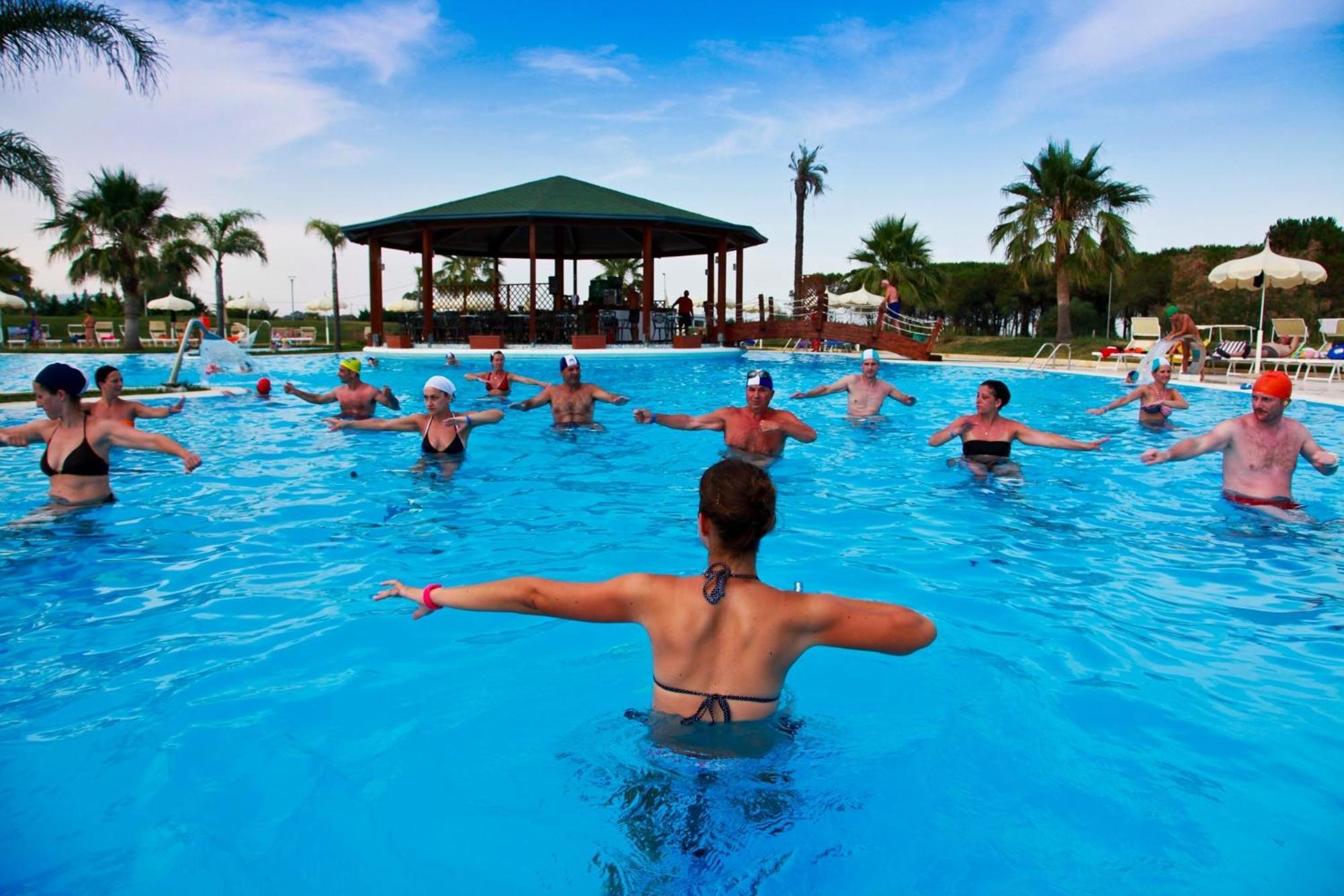 Bv Airone Resort マリーナ・ディ・シーバリ エクステリア 写真