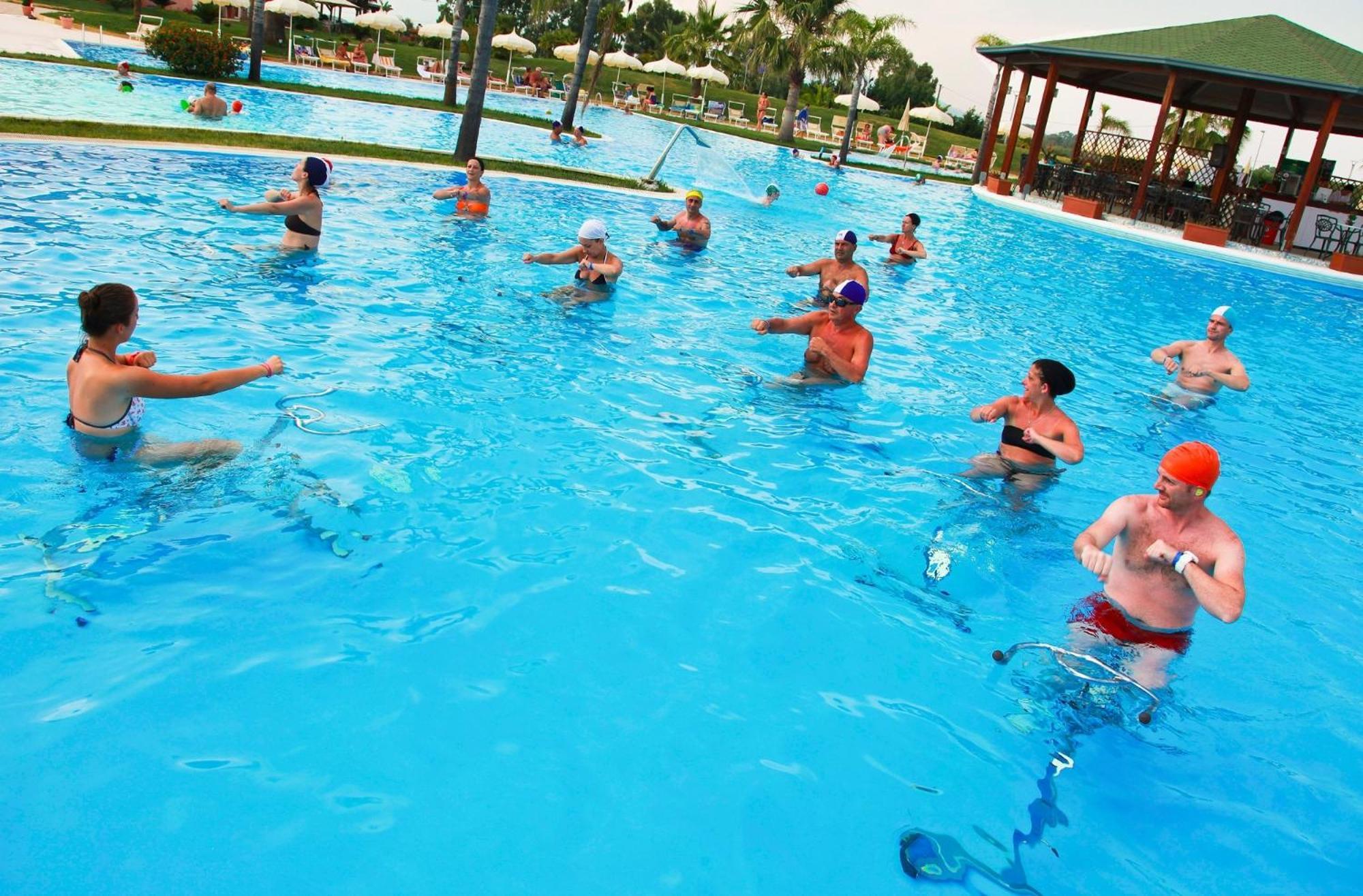 Bv Airone Resort マリーナ・ディ・シーバリ エクステリア 写真