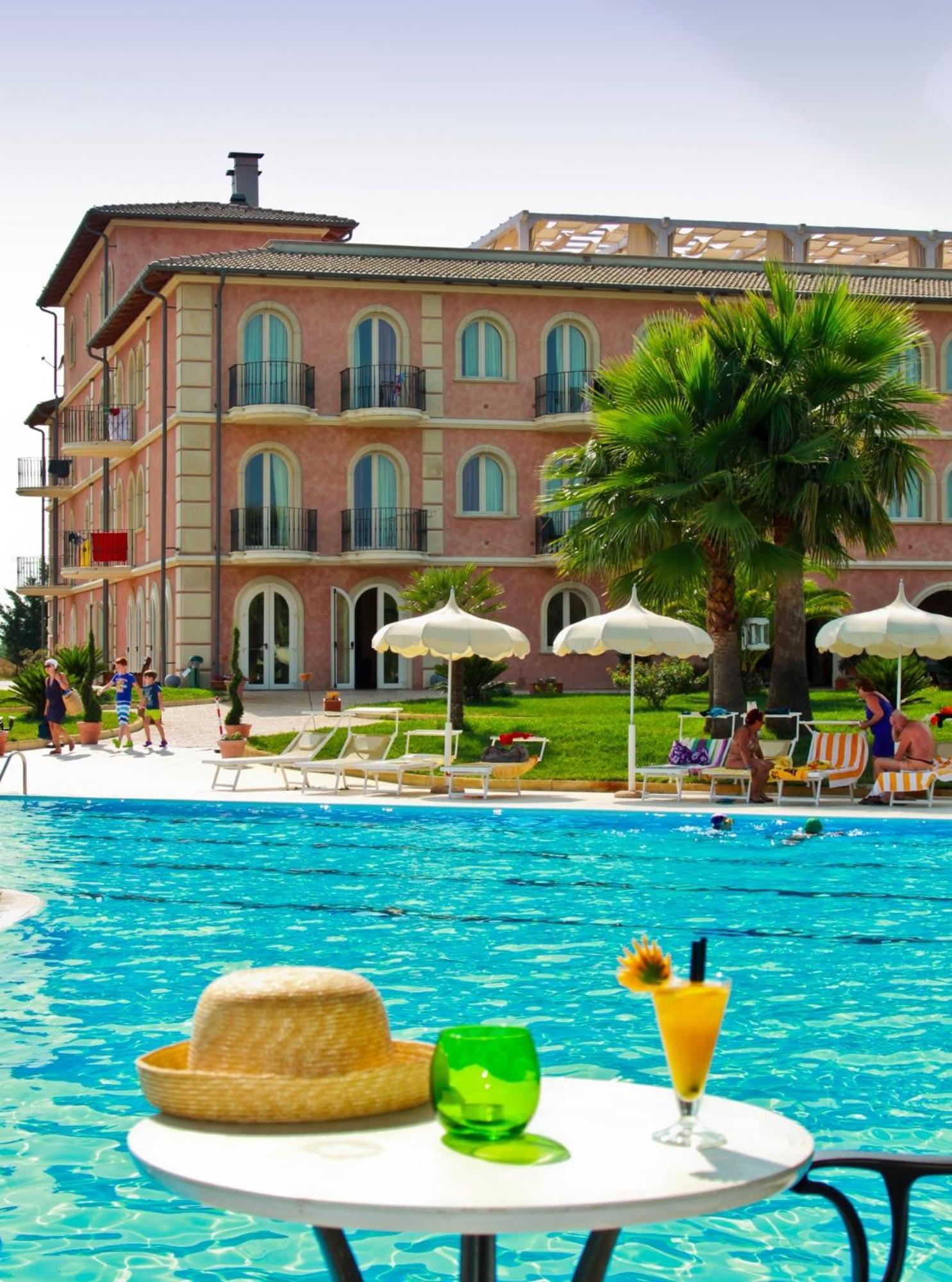 Bv Airone Resort マリーナ・ディ・シーバリ エクステリア 写真